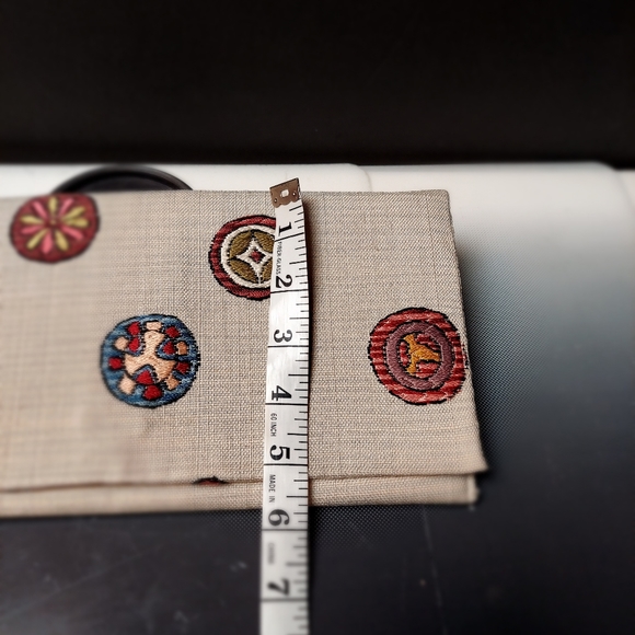 Japanese linen clutch purse embroidered medallions - Picture 2 of 4